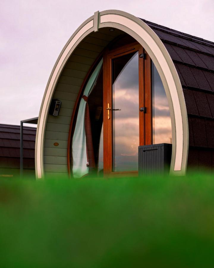 Causeway Country Pods Hotel Bushmills Exterior photo